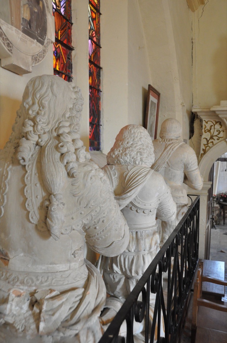 Atelier Giordani - Conservation - Restauration
Edifice – Mobilier - Sculpture – Objets d’art – Moulage –
Pierre, bois métal, polychromie et dorure - Travaux de restauration des six orants des seigneurs d’Aubigny - Statue en pierre et terre cuite - Déposés, traités en atelier et remontés

OPÉRATIONS RÉALISÉES
-	Dépose, transport, repose
-	Nettoyage microsablage et par compresses
-	Consolisation au silicate d’éthyle
-	Extraction des goujons ferreux
-	Collage et goujonnage (goujon carbone)
-	Ragréages et rejointoiement
-	Harmonisation