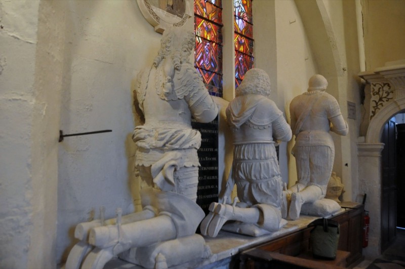 Atelier Giordani - Conservation - Restauration
Edifice – Mobilier - Sculpture – Objets d’art – Moulage –
Pierre, bois métal, polychromie et dorure - Travaux de restauration des six orants des seigneurs d’Aubigny - Statue en pierre et terre cuite - Déposés, traités en atelier et remontés

OPÉRATIONS RÉALISÉES
-	Dépose, transport, repose
-	Nettoyage microsablage et par compresses
-	Consolisation au silicate d’éthyle
-	Extraction des goujons ferreux
-	Collage et goujonnage (goujon carbone)
-	Ragréages et rejointoiement
-	Harmonisation