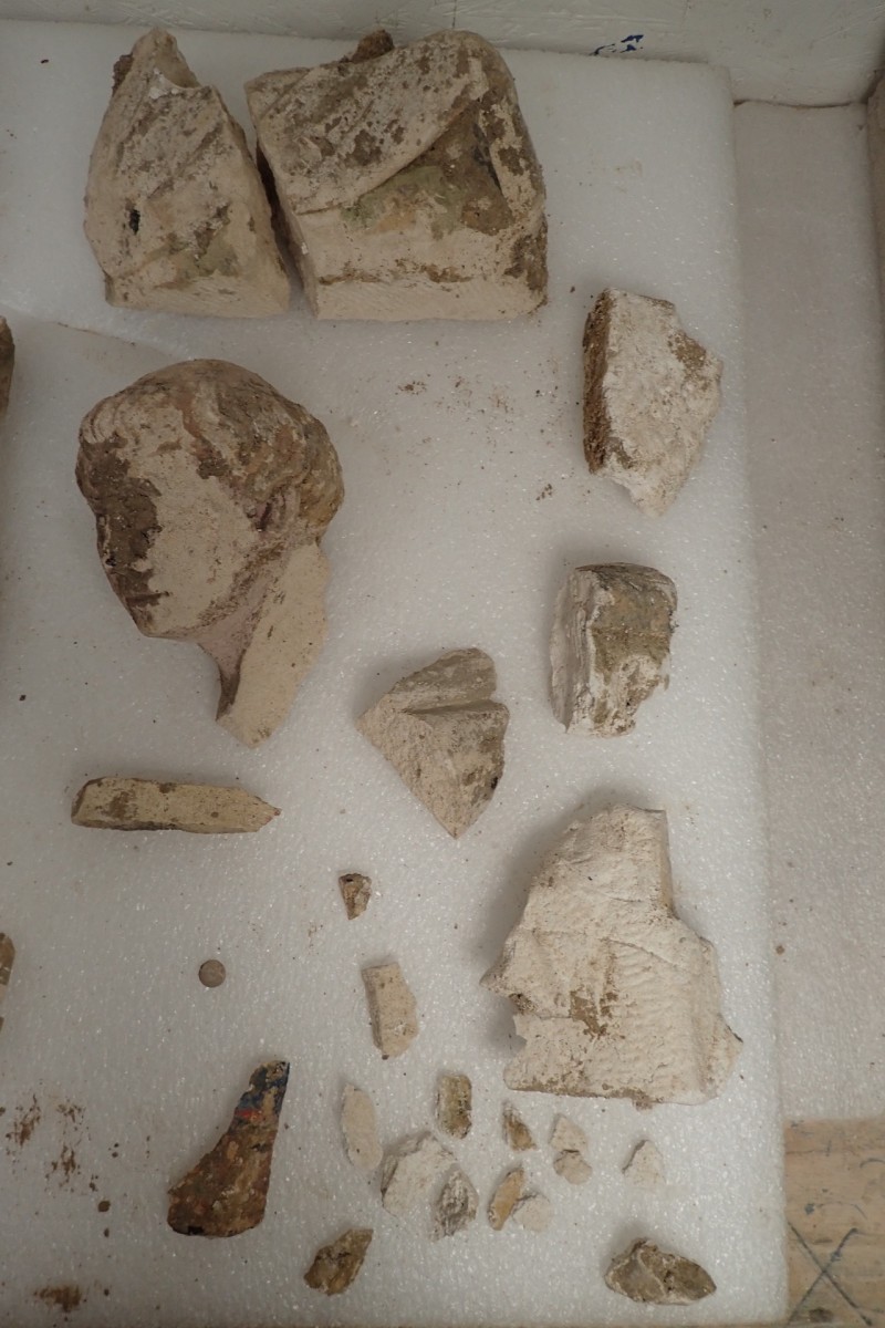 Atelier Giordani - Conservation - Restauration
Edifice – Mobilier - Sculpture – Objets d’art – Moulage –
Pierre, bois métal, polychromie et dorure - Restauration de deux statues de l’église de Saint-Etienne - Restauration de deux statues retrouvées enfouies dans la terre dans l’église Saint-Etienne de Mareil Marly - OPÉRATIONS RÉALISÉES : 

- Nettoyage et élimination minutieuse des dépôts de terre dus à l’enfouissement. 
- Fixage de la polychromie écaillante. 
- Élimination des anciennes tiges métalliques oxydées servant originellement de liaisonnement. 
- Élimination d’efflorescence de plâtre sur la statue de Saint Etienne. Assemblage des fragments, comblements des lacunes du support et ragréages.
- Dégagement de la polychromie par clivage au scalpel sous lunettes binoculaires après la réalisation d’études stratigraphiques préalables, réintégrations colorées et retouches.
- Réalisation de socle peint en ton pierre pour la présentation des statues et repose sécurisée de celles-ci à leur nouvel emplacement au sein de l’église.