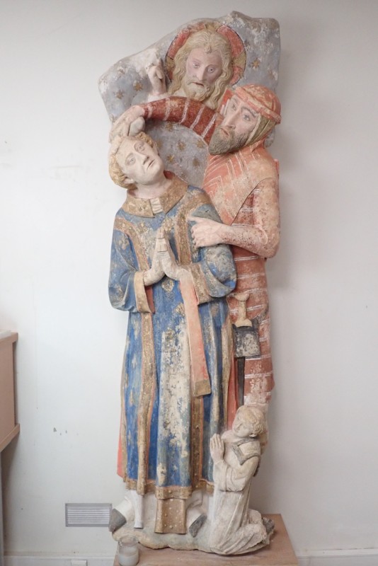 Atelier Giordani - Conservation - Restauration
Edifice – Mobilier - Sculpture – Objets d’art – Moulage –
Pierre, bois métal, polychromie et dorure - Restauration de deux statues de l’église de Saint-Etienne - Restauration de deux statues retrouvées enfouies dans la terre dans l’église Saint-Etienne de Mareil Marly - OPÉRATIONS RÉALISÉES : 

- Nettoyage et élimination minutieuse des dépôts de terre dus à l’enfouissement. 
- Fixage de la polychromie écaillante. 
- Élimination des anciennes tiges métalliques oxydées servant originellement de liaisonnement. 
- Élimination d’efflorescence de plâtre sur la statue de Saint Etienne. Assemblage des fragments, comblements des lacunes du support et ragréages.
- Dégagement de la polychromie par clivage au scalpel sous lunettes binoculaires après la réalisation d’études stratigraphiques préalables, réintégrations colorées et retouches.
- Réalisation de socle peint en ton pierre pour la présentation des statues et repose sécurisée de celles-ci à leur nouvel emplacement au sein de l’église.