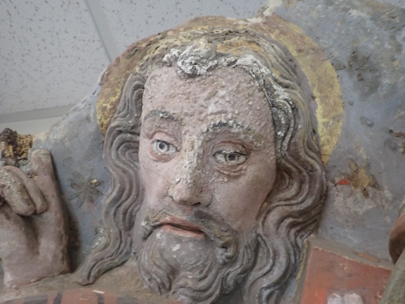 Atelier Giordani - Conservation - Restauration
Edifice – Mobilier - Sculpture – Objets d’art – Moulage –
Pierre, bois métal, polychromie et dorure - Restauration de deux statues de l’église de Saint-Etienne - Restauration de deux statues retrouvées enfouies dans la terre dans l’église Saint-Etienne de Mareil Marly - OPÉRATIONS RÉALISÉES : 

- Nettoyage et élimination minutieuse des dépôts de terre dus à l’enfouissement. 
- Fixage de la polychromie écaillante. 
- Élimination des anciennes tiges métalliques oxydées servant originellement de liaisonnement. 
- Élimination d’efflorescence de plâtre sur la statue de Saint Etienne. Assemblage des fragments, comblements des lacunes du support et ragréages.
- Dégagement de la polychromie par clivage au scalpel sous lunettes binoculaires après la réalisation d’études stratigraphiques préalables, réintégrations colorées et retouches.
- Réalisation de socle peint en ton pierre pour la présentation des statues et repose sécurisée de celles-ci à leur nouvel emplacement au sein de l’église.