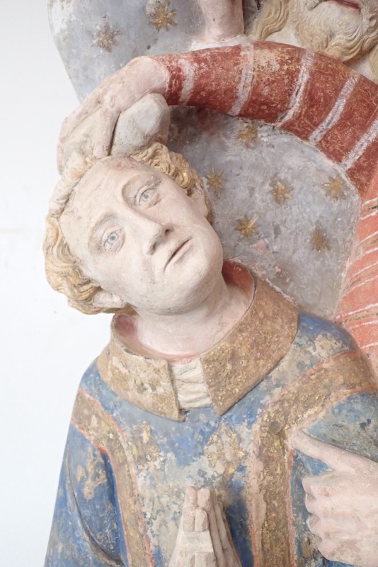 Atelier Giordani - Conservation - Restauration
Edifice – Mobilier - Sculpture – Objets d’art – Moulage –
Pierre, bois métal, polychromie et dorure - Restauration de deux statues de l’église de Saint-Etienne - Restauration de deux statues retrouvées enfouies dans la terre dans l’église Saint-Etienne de Mareil Marly - OPÉRATIONS RÉALISÉES : 

- Nettoyage et élimination minutieuse des dépôts de terre dus à l’enfouissement. 
- Fixage de la polychromie écaillante. 
- Élimination des anciennes tiges métalliques oxydées servant originellement de liaisonnement. 
- Élimination d’efflorescence de plâtre sur la statue de Saint Etienne. Assemblage des fragments, comblements des lacunes du support et ragréages.
- Dégagement de la polychromie par clivage au scalpel sous lunettes binoculaires après la réalisation d’études stratigraphiques préalables, réintégrations colorées et retouches.
- Réalisation de socle peint en ton pierre pour la présentation des statues et repose sécurisée de celles-ci à leur nouvel emplacement au sein de l’église.