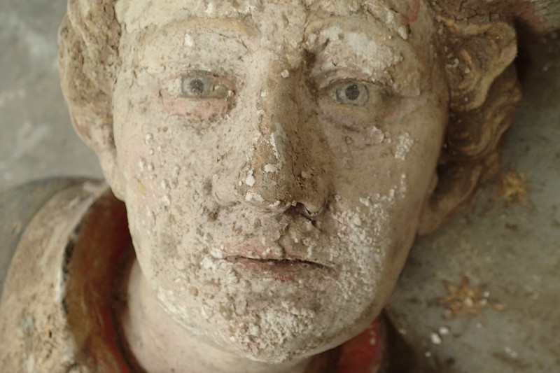 Atelier Giordani - Conservation - Restauration
Edifice – Mobilier - Sculpture – Objets d’art – Moulage –
Pierre, bois métal, polychromie et dorure - Restauration de deux statues de l’église de Saint-Etienne - Restauration de deux statues retrouvées enfouies dans la terre dans l’église Saint-Etienne de Mareil Marly - OPÉRATIONS RÉALISÉES : 

- Nettoyage et élimination minutieuse des dépôts de terre dus à l’enfouissement. 
- Fixage de la polychromie écaillante. 
- Élimination des anciennes tiges métalliques oxydées servant originellement de liaisonnement. 
- Élimination d’efflorescence de plâtre sur la statue de Saint Etienne. Assemblage des fragments, comblements des lacunes du support et ragréages.
- Dégagement de la polychromie par clivage au scalpel sous lunettes binoculaires après la réalisation d’études stratigraphiques préalables, réintégrations colorées et retouches.
- Réalisation de socle peint en ton pierre pour la présentation des statues et repose sécurisée de celles-ci à leur nouvel emplacement au sein de l’église.