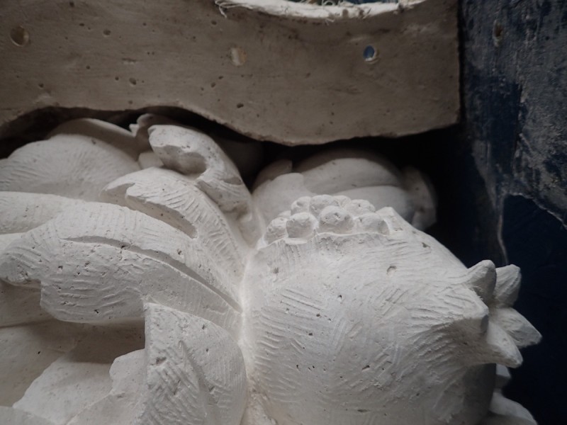 Atelier Giordani - Conservation - Restauration
Edifice – Mobilier - Sculpture – Objets d’art – Moulage –
Pierre, bois métal, polychromie et dorure - Moulage des deux vases, restauration du piédestal - Originaux en pierre calcaire - OPÉRATIONS RÉALISÉES
-	Moulage complet du socle d’après modèle en pierre 
-	Réalisation d’une chape en élastomère silicone pour l’empreinte
-	Réalisation d’un contre-moule à pièce en plâtre et filasse
-	Démontage du moule et remontage
- Tirage d’un exemplaire en micro-béton, et patine d’harmonisation 
- Transport, pose, fixation et scellement