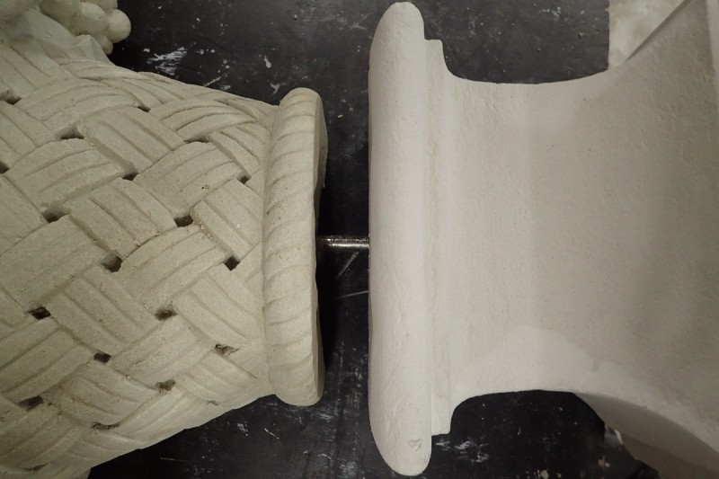 Atelier Giordani - Conservation - Restauration
Edifice – Mobilier - Sculpture – Objets d’art – Moulage –
Pierre, bois métal, polychromie et dorure - Moulage des deux vases, restauration du piédestal - Originaux en pierre calcaire - OPÉRATIONS RÉALISÉES
-	Moulage complet du socle d’après modèle en pierre 
-	Réalisation d’une chape en élastomère silicone pour l’empreinte
-	Réalisation d’un contre-moule à pièce en plâtre et filasse
-	Démontage du moule et remontage
- Tirage d’un exemplaire en micro-béton, et patine d’harmonisation 
- Transport, pose, fixation et scellement