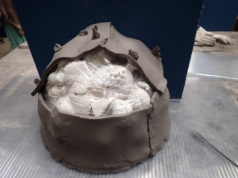 Atelier Giordani - Conservation - Restauration
Edifice – Mobilier - Sculpture – Objets d’art – Moulage –
Pierre, bois métal, polychromie et dorure - Moulage des deux vases, restauration du piédestal - Originaux en pierre calcaire - OPÉRATIONS RÉALISÉES
-	Moulage complet du socle d’après modèle en pierre 
-	Réalisation d’une chape en élastomère silicone pour l’empreinte
-	Réalisation d’un contre-moule à pièce en plâtre et filasse
-	Démontage du moule et remontage
- Tirage d’un exemplaire en micro-béton, et patine d’harmonisation 
- Transport, pose, fixation et scellement