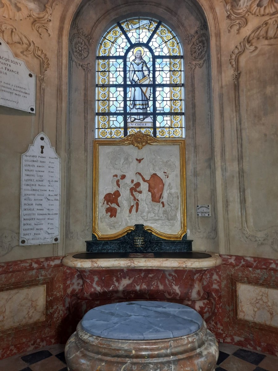 Atelier Giordani - Conservation - Restauration
Edifice – Mobilier - Sculpture – Objets d’art – Moulage –
Pierre, bois métal, polychromie et dorure - Restauration de la chapelle des fonds baptismaux de l'Eglise Sainte Cécile - Enduits muraux décorés
Boiseries faux-marbre
Marbre - -	Dépoussiérage et nettoyage
-	Dégagement et allègement des vernis
-	Traitement insecticide et fongicide sur l’autel
-	Purge des parties altérées et greffes de bois de même essence
-	Ragréages et comblement des lacunes, manques et épaufrures
-	Restitution de tête d’ange ailées après prise d’empreintes, moulage et tirage
-	Refixage et consolidation des enduits 
-	Refixage de la polychromie
-	Relevé des décors au calque et report sur zones de manques
-	Masticage
-	Reprise et réintégration des lacunes polychromes
-	Réintégration colorée des décors sur enduits et faux marbre
-	Restitution des faux-marbre de l’autel 
-	Dorure du cadre à la mixtion