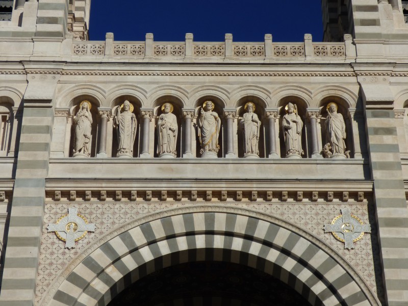 Atelier Giordani - Conservation - Restauration
Edifice – Mobilier - Sculpture – Objets d’art – Moulage –
Pierre, bois métal, polychromie et dorure - Restauration de la travée centrale et du porche de la façade sud - Pierre, marbre et dorure - - Consolidation chimique de la pierre
- Nettoyage par micro gommage
- Traitement des marbres
- Purges, comblement et ragréages 
- Dorure à la feuille d'or
- Patine d'harmonisation