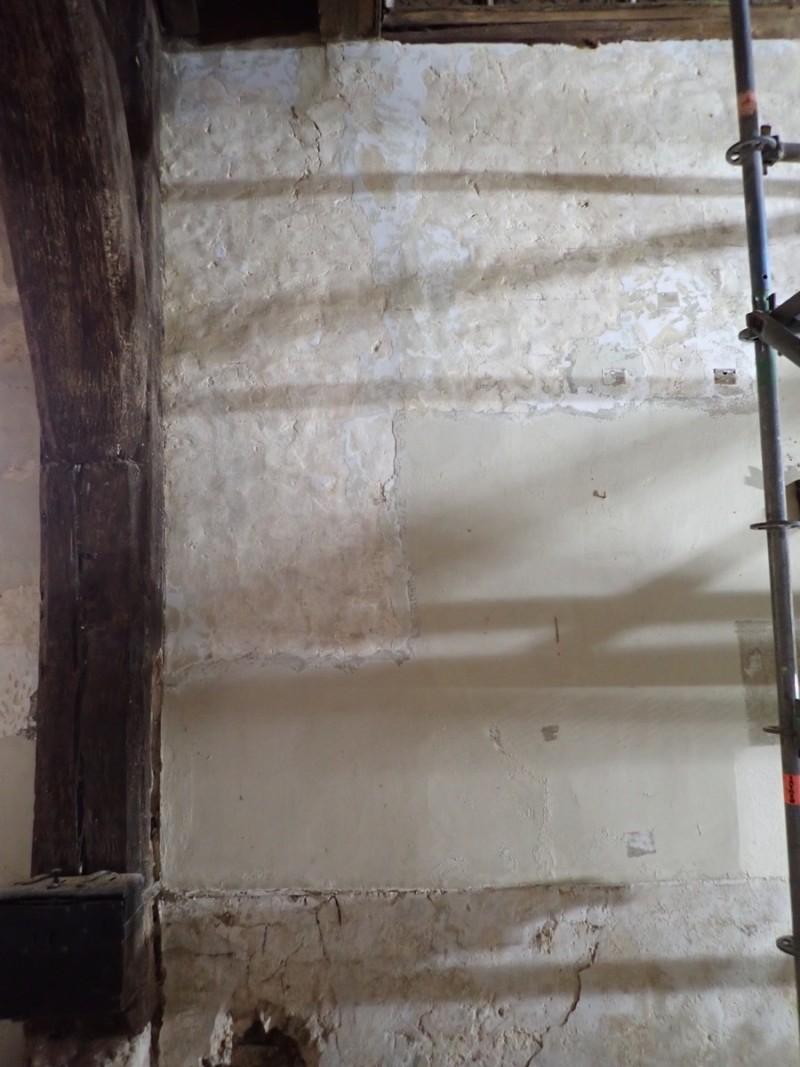 Atelier Giordani - Conservation - Restauration
Edifice – Mobilier - Sculpture – Objets d’art – Moulage –
Pierre, bois métal, polychromie et dorure - Restauration de la voûte et des décors peints -  - Lot 5 : Restauration/conservation d’éléments architecturaux, de décors polychromes, de sculpture

OPÉRATIONS RÉALISÉES
Tranche conditionnelle 2

Voûte de la nef :
-	Dépoussiérage 
-	Mise en teinte des greffes et des parties neuves et reprise du décor de fleur de lys par glacis acrylique 
-	Dépoussiérage de la poutre de gloire par technique croisée de brossage et d’aspiration

Élévation de la nef :
-	Dégagement des enduits pour mettre au jour les décors anciens conservés
-	Encapsulage des zones de peinture au plomb non dégagées
-	Consolidation des zones soufflées par infiltration de mortier et comblement des fissures des lacunes
-	Consolidation des zones pulvérulentes.
-	Sur les zones non dégagées : application d’une couche de fond à la chaux et animation et glacis acrylique et harmonisation des bouchages anciens
- Sur les zones de décors ancien : retouches colorées pour améliorer la lisibilité