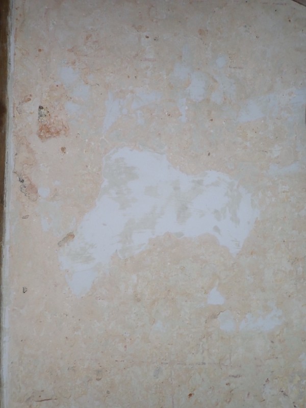 Atelier Giordani - Conservation - Restauration
Edifice – Mobilier - Sculpture – Objets d’art – Moulage –
Pierre, bois métal, polychromie et dorure - Restauration de la voûte et des décors peints -  - Lot 5 : Restauration/conservation d’éléments architecturaux, de décors polychromes, de sculpture

OPÉRATIONS RÉALISÉES
Tranche conditionnelle 2

Voûte de la nef :
-	Dépoussiérage 
-	Mise en teinte des greffes et des parties neuves et reprise du décor de fleur de lys par glacis acrylique 
-	Dépoussiérage de la poutre de gloire par technique croisée de brossage et d’aspiration

Élévation de la nef :
-	Dégagement des enduits pour mettre au jour les décors anciens conservés
-	Encapsulage des zones de peinture au plomb non dégagées
-	Consolidation des zones soufflées par infiltration de mortier et comblement des fissures des lacunes
-	Consolidation des zones pulvérulentes.
-	Sur les zones non dégagées : application d’une couche de fond à la chaux et animation et glacis acrylique et harmonisation des bouchages anciens
- Sur les zones de décors ancien : retouches colorées pour améliorer la lisibilité