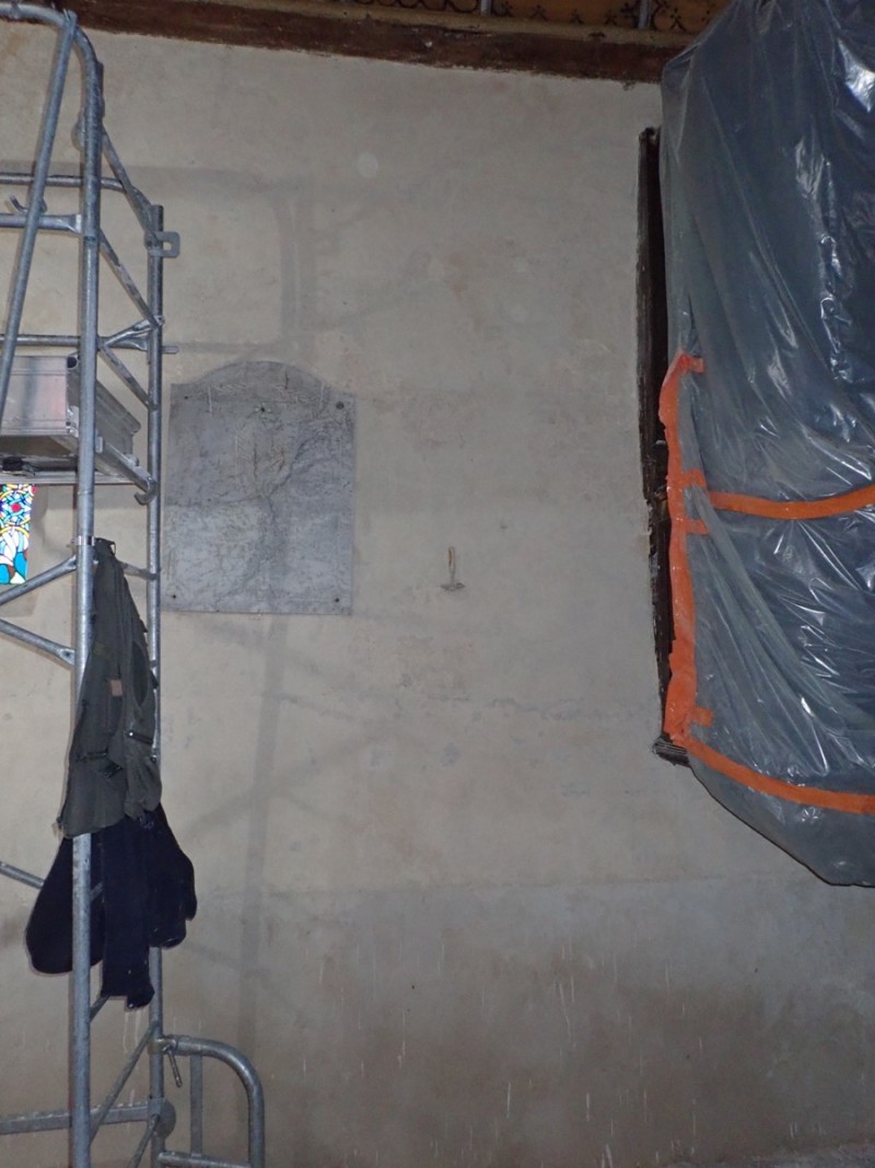 Atelier Giordani - Conservation - Restauration
Edifice – Mobilier - Sculpture – Objets d’art – Moulage –
Pierre, bois métal, polychromie et dorure - Restauration de la voûte et des décors peints -  - Lot 5 : Restauration/conservation d’éléments architecturaux, de décors polychromes, de sculpture

OPÉRATIONS RÉALISÉES
Tranche conditionnelle 2

Voûte de la nef :
-	Dépoussiérage 
-	Mise en teinte des greffes et des parties neuves et reprise du décor de fleur de lys par glacis acrylique 
-	Dépoussiérage de la poutre de gloire par technique croisée de brossage et d’aspiration

Élévation de la nef :
-	Dégagement des enduits pour mettre au jour les décors anciens conservés
-	Encapsulage des zones de peinture au plomb non dégagées
-	Consolidation des zones soufflées par infiltration de mortier et comblement des fissures des lacunes
-	Consolidation des zones pulvérulentes.
-	Sur les zones non dégagées : application d’une couche de fond à la chaux et animation et glacis acrylique et harmonisation des bouchages anciens
- Sur les zones de décors ancien : retouches colorées pour améliorer la lisibilité