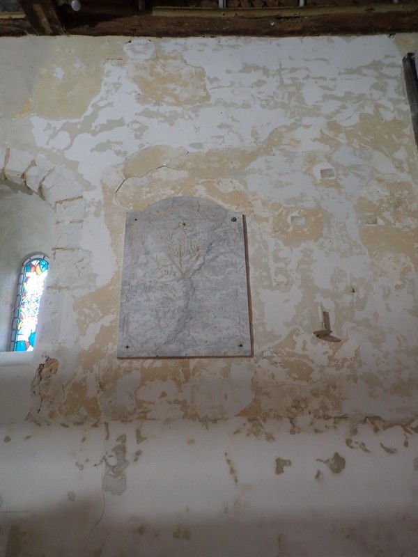 Atelier Giordani - Conservation - Restauration
Edifice – Mobilier - Sculpture – Objets d’art – Moulage –
Pierre, bois métal, polychromie et dorure - Restauration de la voûte et des décors peints -  - Lot 5 : Restauration/conservation d’éléments architecturaux, de décors polychromes, de sculpture

OPÉRATIONS RÉALISÉES
Tranche conditionnelle 2

Voûte de la nef :
-	Dépoussiérage 
-	Mise en teinte des greffes et des parties neuves et reprise du décor de fleur de lys par glacis acrylique 
-	Dépoussiérage de la poutre de gloire par technique croisée de brossage et d’aspiration

Élévation de la nef :
-	Dégagement des enduits pour mettre au jour les décors anciens conservés
-	Encapsulage des zones de peinture au plomb non dégagées
-	Consolidation des zones soufflées par infiltration de mortier et comblement des fissures des lacunes
-	Consolidation des zones pulvérulentes.
-	Sur les zones non dégagées : application d’une couche de fond à la chaux et animation et glacis acrylique et harmonisation des bouchages anciens
- Sur les zones de décors ancien : retouches colorées pour améliorer la lisibilité