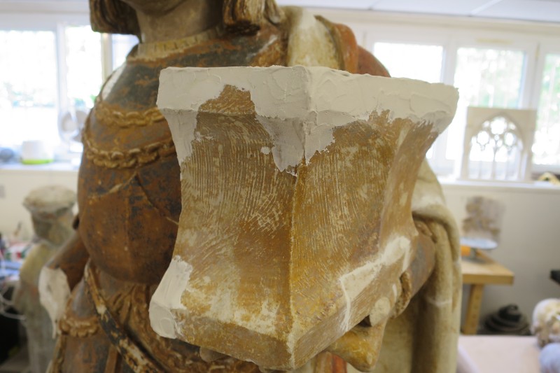 Atelier Giordani - Conservation - Restauration
Edifice – Mobilier - Sculpture – Objets d’art – Moulage –
Pierre, bois métal, polychromie et dorure - Restauration et dégagement de la statue de Saint Adrien - Pierre polychrome - - Traitement du support
- Dépoussiérage	
- Dégagement de polychromie	
- Refixage polychromie	
- Nettoyage	
- Masticage	
- Retouche et réintégration colorée