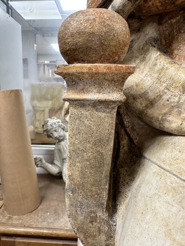 Atelier Giordani - Conservation - Restauration
Edifice – Mobilier - Sculpture – Objets d’art – Moulage –
Pierre, bois métal, polychromie et dorure - Restauration et dégagement du groupe sculpté de l'éducation de la Vierge - Pierre polychrome - - Traitement du support
- Dépoussiérage	
- Dégagement de polychromie	
- Refixage polychromie	
- Nettoyage	
- Masticage	
- Retouche et réintégration colorée