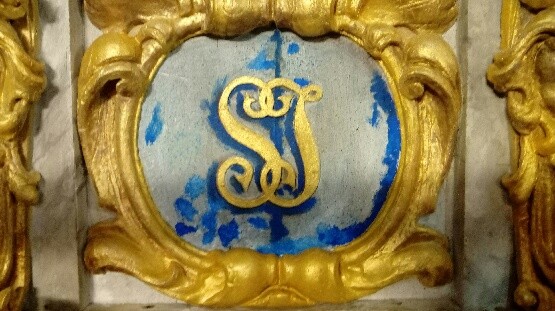 Atelier Giordani - Conservation - Restauration
Edifice – Mobilier - Sculpture – Objets d’art – Moulage –
Pierre, bois métal, polychromie et dorure - Retable majeur Becquigny - Bois polychrome et dorure - - Dépoussiérage et nettoyage
- Assainissement de l'ouvrage
- Consolidation structurelle
- Conservation restauration de toute la statuaire
- Refixage de la polychromie et réintégration colorée
- Allègement de la bronzine et restauration de la dorure sur mixtion à la feuille d'or