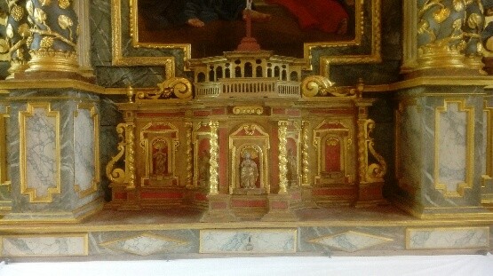 Atelier Giordani - Conservation - Restauration
Edifice – Mobilier - Sculpture – Objets d’art – Moulage –
Pierre, bois métal, polychromie et dorure - Retable majeur Bretagnolles - Bois peint et doré et pierre polychrome - - Dépoussiérage, nettoyage
- Traitement d'assainissement
- Révision et reprise de la structure
- Consolidation chimique des bois 
- Greffes non hypothétiques de bois sculpté
- Restitution par moulages et prises d'empreintes
- Conservation et restauration de la statuaire
- Refixage de la polychromie et réintégrations colorées 
- Allègement de la bronzine et restauration de la dorure sur mixtion à la feuille d'or