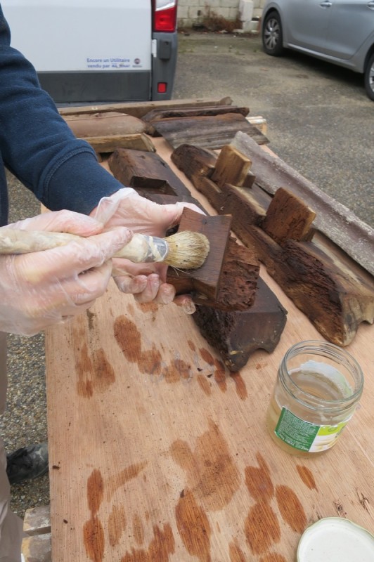 Atelier Giordani - Conservation - Restauration
Edifice – Mobilier - Sculpture – Objets d’art – Moulage –
Pierre, bois métal, polychromie et dorure - Travaux de restauration du mobilier classé de la chapelle -  - OPÉRATIONS RÉALISÉES
LOT 1 Menuiserie-ébénisterie 
LOT 2: Polychromie-statuaire

Trois tranches :

Tranche 1 :
-	Chancel
-	Édicule
-	Retable de la Vierge
-	Colonnes isolées
-	2 bas-reliefs 

Tranche 2 :
-	Maître-autel
-	2 colonnes torses
-	Portes latérales et encadrement

Tranche 3 :
-	Reliquaires, chandeliers, étuis à crosse
-	Statuaire