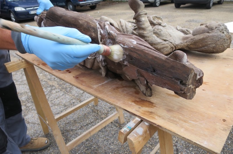 Atelier Giordani - Conservation - Restauration
Edifice – Mobilier - Sculpture – Objets d’art – Moulage –
Pierre, bois métal, polychromie et dorure - Travaux de restauration du mobilier classé de la chapelle -  - OPÉRATIONS RÉALISÉES
LOT 1 Menuiserie-ébénisterie 
LOT 2: Polychromie-statuaire

Trois tranches :

Tranche 1 :
-	Chancel
-	Édicule
-	Retable de la Vierge
-	Colonnes isolées
-	2 bas-reliefs 

Tranche 2 :
-	Maître-autel
-	2 colonnes torses
-	Portes latérales et encadrement

Tranche 3 :
-	Reliquaires, chandeliers, étuis à crosse
-	Statuaire