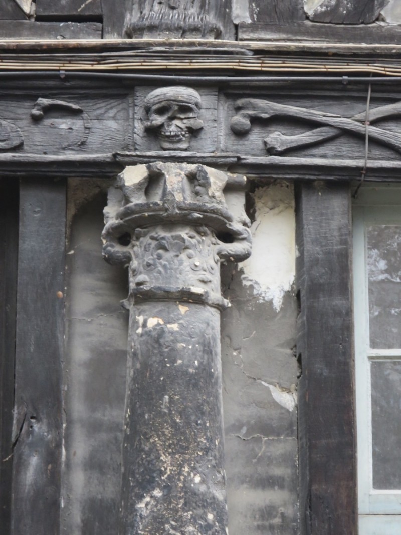 Atelier Giordani - Conservation - Restauration
Edifice – Mobilier - Sculpture – Objets d’art – Moulage –
Pierre, bois métal, polychromie et dorure - Restauration des éléments en bois sculpté et des colonnes et dalles gravées en pierre - Bois sculpté et pierre - OPÉRATIONS RÉALISÉES
Bois sculpté :
- Dépose partielle 
- Traitement insecticide curatif et préventif
- Renfort et doublage
- Greffes de sculptures, pose de flipots
- Bouchage
- Retouche
- Protection finale