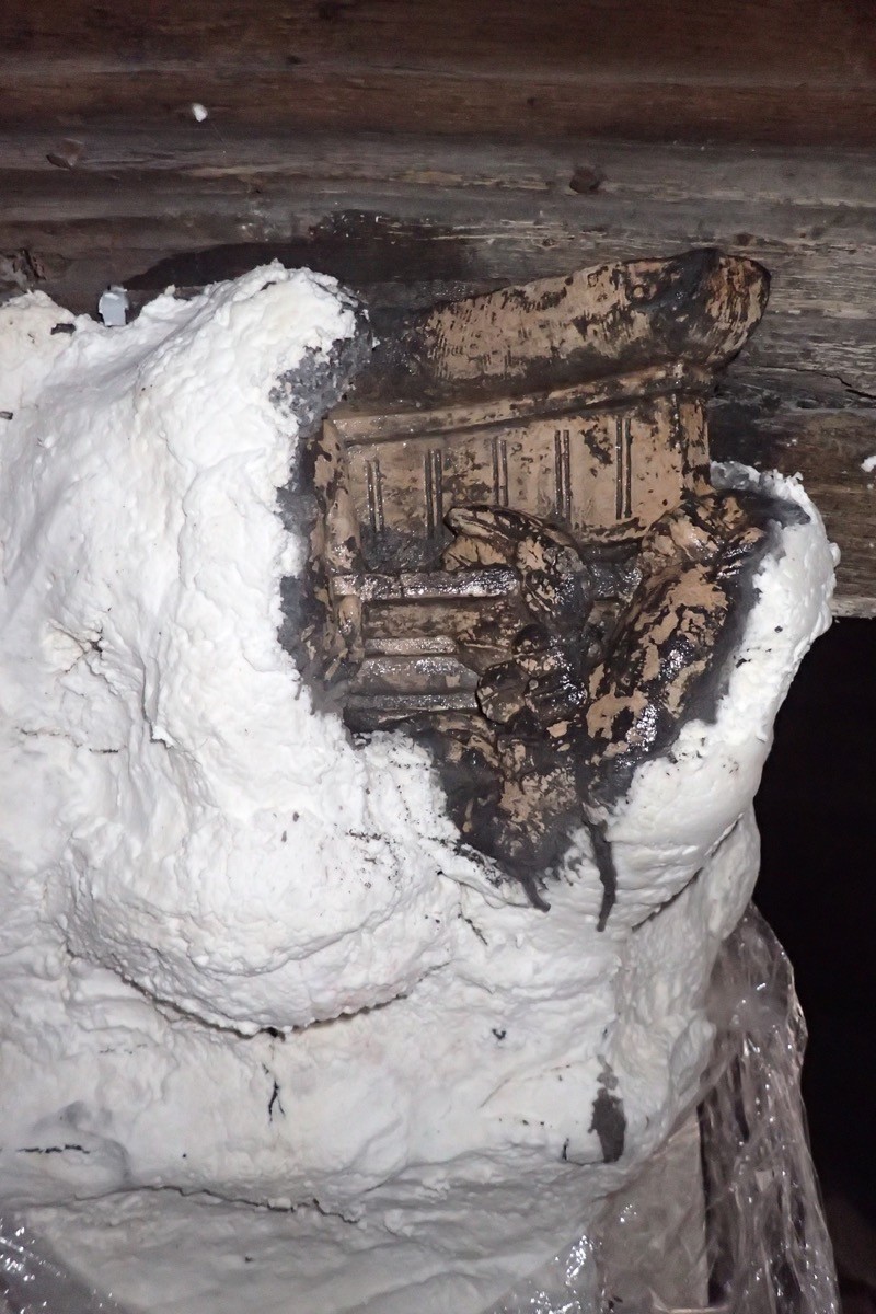 Atelier Giordani - Conservation - Restauration
Edifice – Mobilier - Sculpture – Objets d’art – Moulage –
Pierre, bois métal, polychromie et dorure - Restauration des éléments en bois sculpté et des colonnes et dalles gravées en pierre - Bois sculpté et pierre - OPÉRATIONS RÉALISÉES
Bois sculpté :
- Dépose partielle 
- Traitement insecticide curatif et préventif
- Renfort et doublage
- Greffes de sculptures, pose de flipots
- Bouchage
- Retouche
- Protection finale