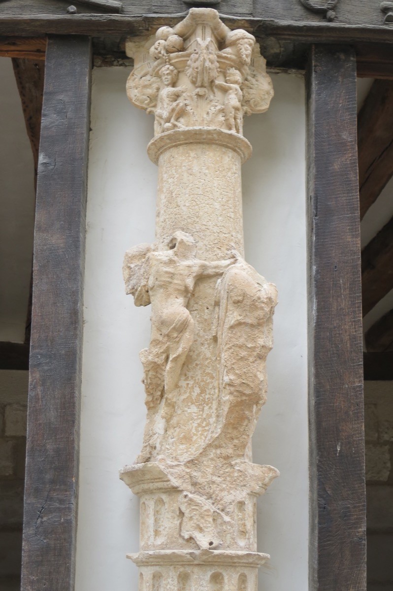 Atelier Giordani - Conservation - Restauration
Edifice – Mobilier - Sculpture – Objets d’art – Moulage –
Pierre, bois métal, polychromie et dorure - Restauration des éléments en bois sculpté et des colonnes et dalles gravées en pierre - Bois sculpté et pierre - OPÉRATIONS RÉALISÉES
Bois sculpté :
- Dépose partielle 
- Traitement insecticide curatif et préventif
- Renfort et doublage
- Greffes de sculptures, pose de flipots
- Bouchage
- Retouche
- Protection finale