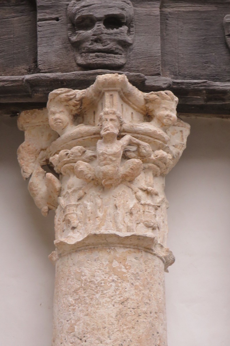 Atelier Giordani - Conservation - Restauration
Edifice – Mobilier - Sculpture – Objets d’art – Moulage –
Pierre, bois métal, polychromie et dorure - Restauration des éléments en bois sculpté et des colonnes et dalles gravées en pierre - Bois sculpté et pierre - OPÉRATIONS RÉALISÉES
Bois sculpté :
- Dépose partielle 
- Traitement insecticide curatif et préventif
- Renfort et doublage
- Greffes de sculptures, pose de flipots
- Bouchage
- Retouche
- Protection finale