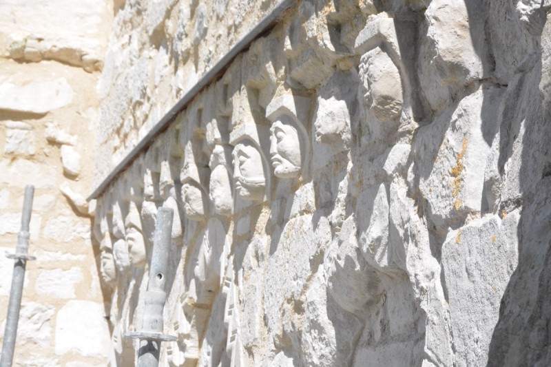 Atelier Giordani - Conservation - Restauration
Edifice – Mobilier - Sculpture – Objets d’art – Moulage –
Pierre, bois métal, polychromie et dorure - Restauration des ruines des bâtiments conventuels et du chœur de l’église Notre-Dame -  - OPÉRATIONS RÉALISÉES
- Dépoussiérage
- Pré-consolidation
- Traitement biocide
- Nettoyage par micro gommage
- Nettoyage filmogène au latex
- Consolidation
- Purge des supports de ragréages
- Ragréages
- Estampage
- Bouchons sculptés
- Rejointoiement
- Collage, renforts et goujonnage
- Sculpture en pierre neuve
- Patine