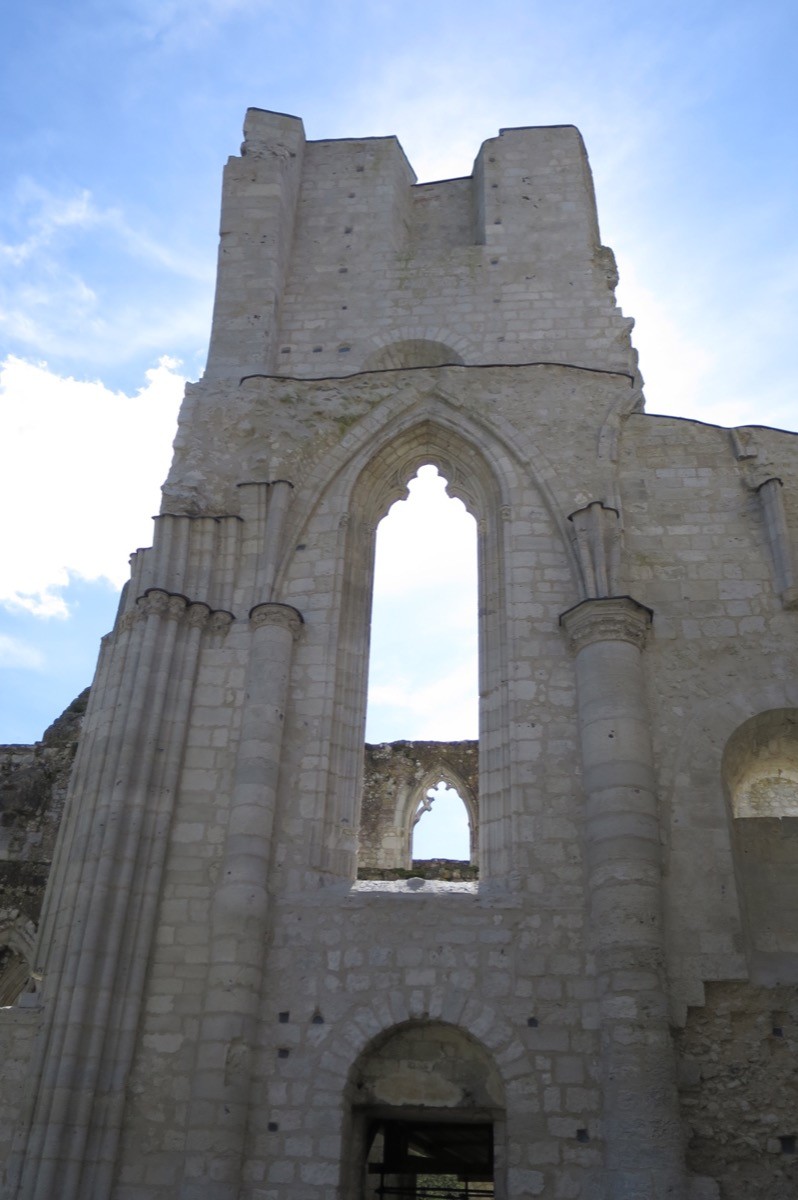 Atelier Giordani - Conservation - Restauration
Edifice – Mobilier - Sculpture – Objets d’art – Moulage –
Pierre, bois métal, polychromie et dorure - Restauration des ruines des bâtiments conventuels et du chœur de l’église Notre-Dame -  - OPÉRATIONS RÉALISÉES
- Dépoussiérage
- Pré-consolidation
- Traitement biocide
- Nettoyage par micro gommage
- Nettoyage filmogène au latex
- Consolidation
- Purge des supports de ragréages
- Ragréages
- Estampage
- Bouchons sculptés
- Rejointoiement
- Collage, renforts et goujonnage
- Sculpture en pierre neuve
- Patine