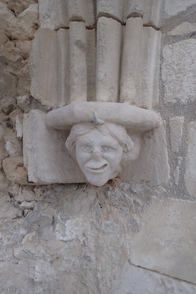 Atelier Giordani - Conservation - Restauration
Edifice – Mobilier - Sculpture – Objets d’art – Moulage –
Pierre, bois métal, polychromie et dorure - Restauration des ruines des bâtiments conventuels et du chœur de l’église Notre-Dame -  - OPÉRATIONS RÉALISÉES
- Dépoussiérage
- Pré-consolidation
- Traitement biocide
- Nettoyage par micro gommage
- Nettoyage filmogène au latex
- Consolidation
- Purge des supports de ragréages
- Ragréages
- Estampage
- Bouchons sculptés
- Rejointoiement
- Collage, renforts et goujonnage
- Sculpture en pierre neuve
- Patine