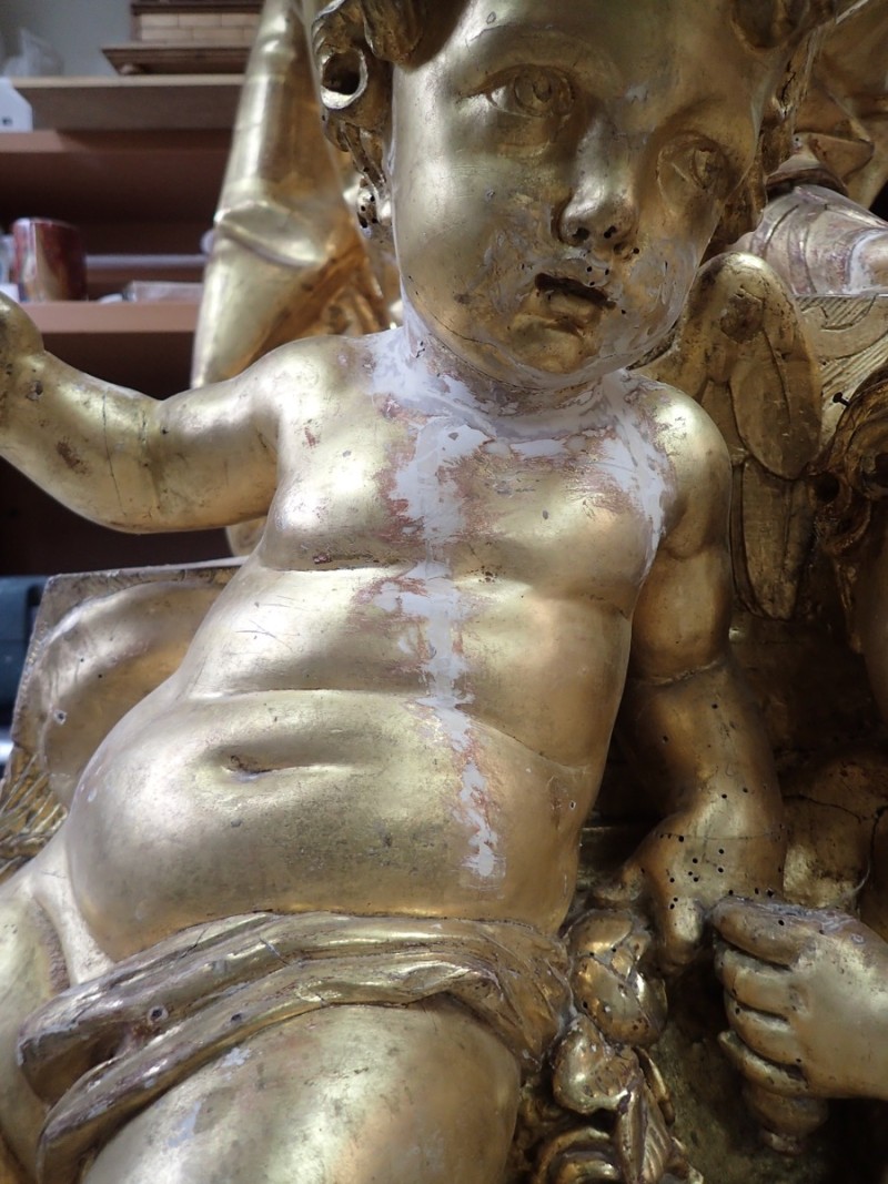 Atelier Giordani - Conservation - Restauration
Edifice – Mobilier - Sculpture – Objets d’art – Moulage –
Pierre, bois métal, polychromie et dorure - Restauration et soclage de la Vierge à l’Enfant - Bois doré, mixtion et détrempe - OPÉRATIONS RÉALISÉES
- Nettoyage chimique 
- Mastics traditionnels craie-colle et modostucs®
- Consolidation du  bois
- Restitution et compléments par moulage
- Réintégration à la feuille d’or et patine d’harmonisation
- Réintégrations colorées à l’or minéral 
- Réalisation d’un socle mobile en chêne teinté qui encastre et conserve le système d’origine