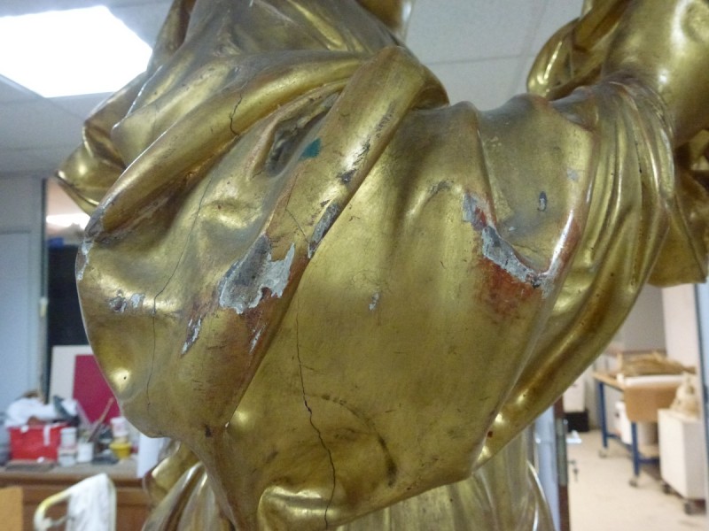 Atelier Giordani - Conservation - Restauration
Edifice – Mobilier - Sculpture – Objets d’art – Moulage –
Pierre, bois métal, polychromie et dorure - Restauration et soclage de la Vierge à l’Enfant - Bois doré, mixtion et détrempe - OPÉRATIONS RÉALISÉES
- Nettoyage chimique 
- Mastics traditionnels craie-colle et modostucs®
- Consolidation du  bois
- Restitution et compléments par moulage
- Réintégration à la feuille d’or et patine d’harmonisation
- Réintégrations colorées à l’or minéral 
- Réalisation d’un socle mobile en chêne teinté qui encastre et conserve le système d’origine