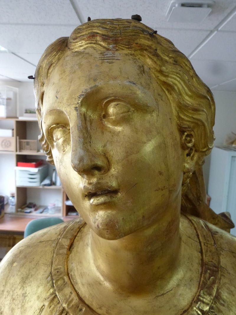 Atelier Giordani - Conservation - Restauration
Edifice – Mobilier - Sculpture – Objets d’art – Moulage –
Pierre, bois métal, polychromie et dorure - Restauration et soclage de la Vierge à l’Enfant - Bois doré, mixtion et détrempe - OPÉRATIONS RÉALISÉES
- Nettoyage chimique 
- Mastics traditionnels craie-colle et modostucs®
- Consolidation du  bois
- Restitution et compléments par moulage
- Réintégration à la feuille d’or et patine d’harmonisation
- Réintégrations colorées à l’or minéral 
- Réalisation d’un socle mobile en chêne teinté qui encastre et conserve le système d’origine
