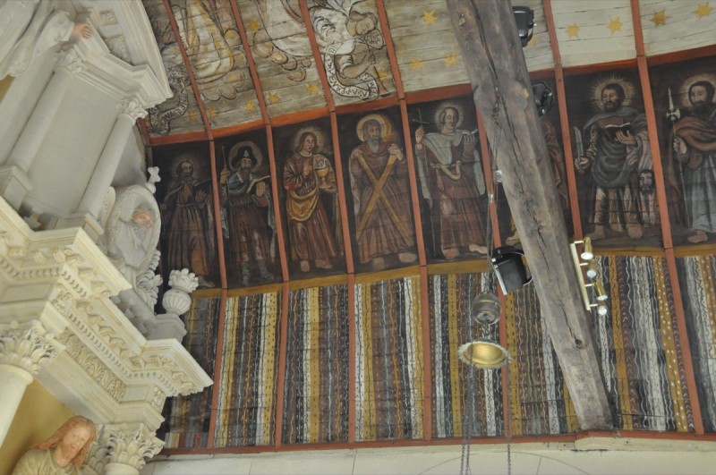 Atelier Giordani - Conservation - Restauration
Edifice – Mobilier - Sculpture – Objets d’art – Moulage –
Pierre, bois métal, polychromie et dorure - Conservation-restauration de la voûte en bois peinte - Voûte peinte avec peintures décoratives et figurées - OPÉRATIONS RÉALISÉES
- Échafaudage et dépose de l’ensemble
- Greffes et compléments
- Consolidation des bois
- Dépoussiérage et nettoyage
- Masticage et réintégration minimale
- Harmonisation
- Couche de protection
- Repose