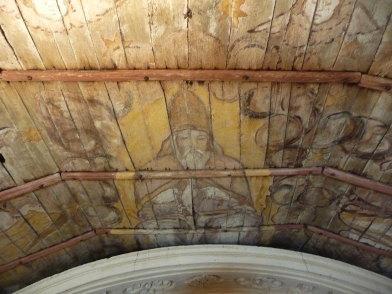 Atelier Giordani - Conservation - Restauration
Edifice – Mobilier - Sculpture – Objets d’art – Moulage –
Pierre, bois métal, polychromie et dorure - Conservation-restauration de la voûte en bois peinte - Voûte peinte avec peintures décoratives et figurées - OPÉRATIONS RÉALISÉES
- Échafaudage et dépose de l’ensemble
- Greffes et compléments
- Consolidation des bois
- Dépoussiérage et nettoyage
- Masticage et réintégration minimale
- Harmonisation
- Couche de protection
- Repose