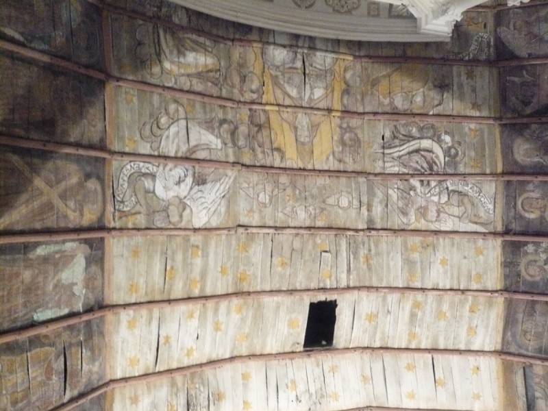 Atelier Giordani - Conservation - Restauration
Edifice – Mobilier - Sculpture – Objets d’art – Moulage –
Pierre, bois métal, polychromie et dorure - Conservation-restauration de la voûte en bois peinte - Voûte peinte avec peintures décoratives et figurées - OPÉRATIONS RÉALISÉES
- Échafaudage et dépose de l’ensemble
- Greffes et compléments
- Consolidation des bois
- Dépoussiérage et nettoyage
- Masticage et réintégration minimale
- Harmonisation
- Couche de protection
- Repose