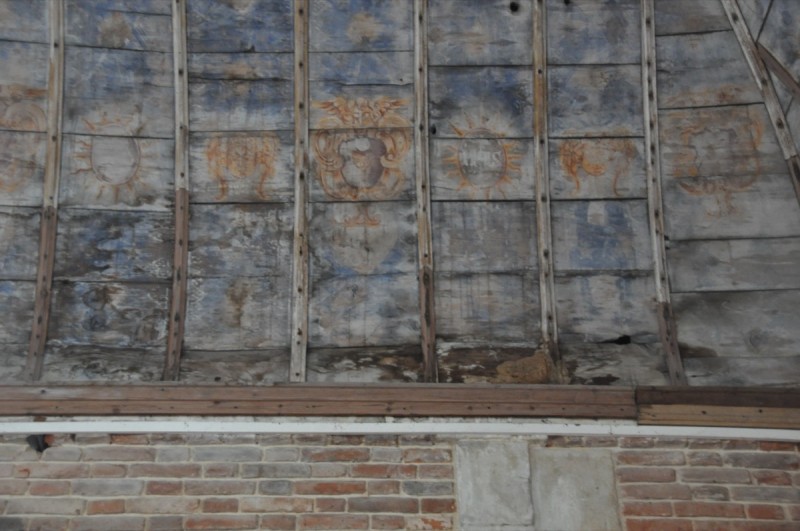 Atelier Giordani - Conservation - Restauration
Edifice – Mobilier - Sculpture – Objets d’art – Moulage –
Pierre, bois métal, polychromie et dorure - Conservation / restauration de la voûte en bois peinte - Voûte peinte avec décor doré - OPÉRATIONS RÉALISÉES
- Échafaudage et dépose de l’ensemble
- Greffes et compléments
- Consolidation des bois
- Dépoussiérage et nettoyage
- Masticage et réintégration minimale
- Harmonisation
- Couche de protection
- Repose