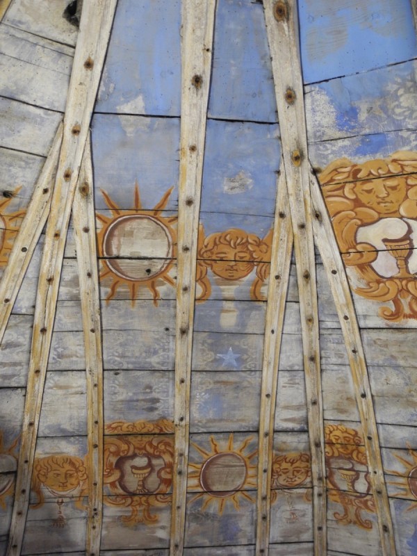 Atelier Giordani - Conservation - Restauration
Edifice – Mobilier - Sculpture – Objets d’art – Moulage –
Pierre, bois métal, polychromie et dorure - Conservation / restauration de la voûte en bois peinte - Voûte peinte avec décor doré - OPÉRATIONS RÉALISÉES
- Échafaudage et dépose de l’ensemble
- Greffes et compléments
- Consolidation des bois
- Dépoussiérage et nettoyage
- Masticage et réintégration minimale
- Harmonisation
- Couche de protection
- Repose