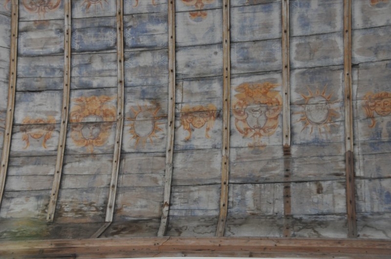 Atelier Giordani - Conservation - Restauration
Edifice – Mobilier - Sculpture – Objets d’art – Moulage –
Pierre, bois métal, polychromie et dorure - Conservation / restauration de la voûte en bois peinte - Voûte peinte avec décor doré - OPÉRATIONS RÉALISÉES
- Échafaudage et dépose de l’ensemble
- Greffes et compléments
- Consolidation des bois
- Dépoussiérage et nettoyage
- Masticage et réintégration minimale
- Harmonisation
- Couche de protection
- Repose