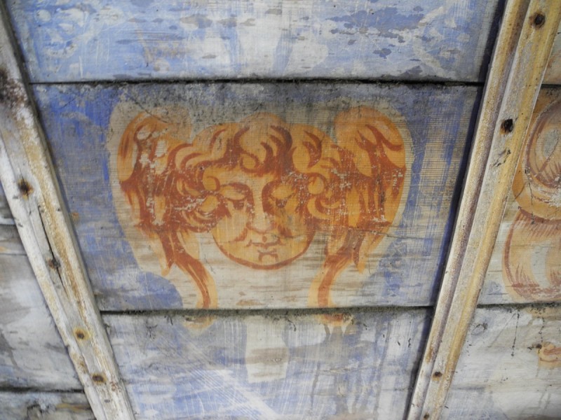 Atelier Giordani - Conservation - Restauration
Edifice – Mobilier - Sculpture – Objets d’art – Moulage –
Pierre, bois métal, polychromie et dorure - Conservation / restauration de la voûte en bois peinte - Voûte peinte avec décor doré - OPÉRATIONS RÉALISÉES
- Échafaudage et dépose de l’ensemble
- Greffes et compléments
- Consolidation des bois
- Dépoussiérage et nettoyage
- Masticage et réintégration minimale
- Harmonisation
- Couche de protection
- Repose