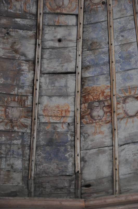 Atelier Giordani - Conservation - Restauration
Edifice – Mobilier - Sculpture – Objets d’art – Moulage –
Pierre, bois métal, polychromie et dorure - Conservation / restauration de la voûte en bois peinte - Voûte peinte avec décor doré - OPÉRATIONS RÉALISÉES
- Échafaudage et dépose de l’ensemble
- Greffes et compléments
- Consolidation des bois
- Dépoussiérage et nettoyage
- Masticage et réintégration minimale
- Harmonisation
- Couche de protection
- Repose